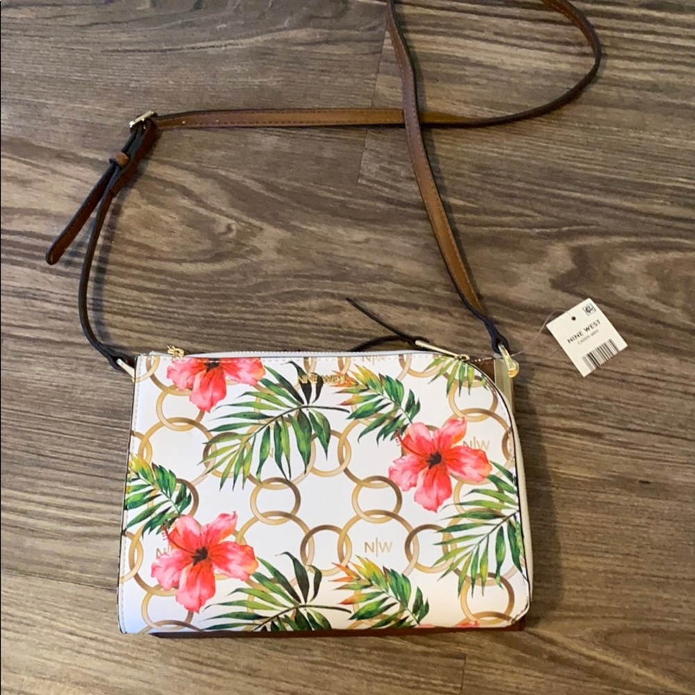 Nine West
Caden Darcelle Crossbody